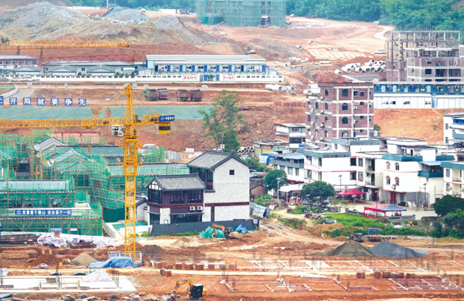 加快六堡古鎮(zhèn)項目建設(shè)
